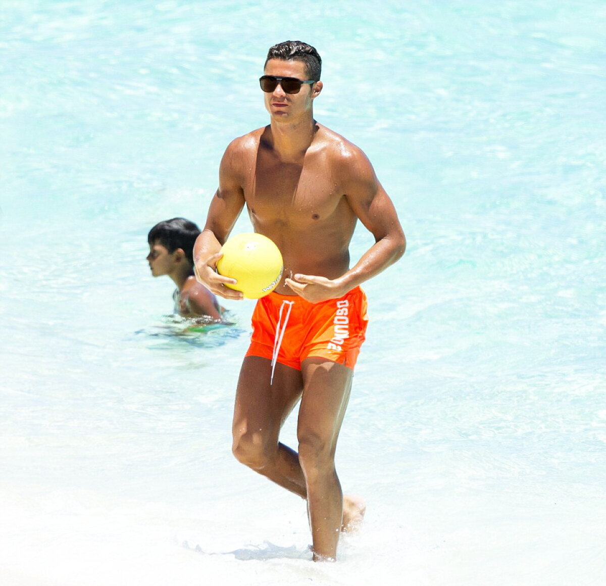 Cristano Ronaldo, super-tăticul sexy!