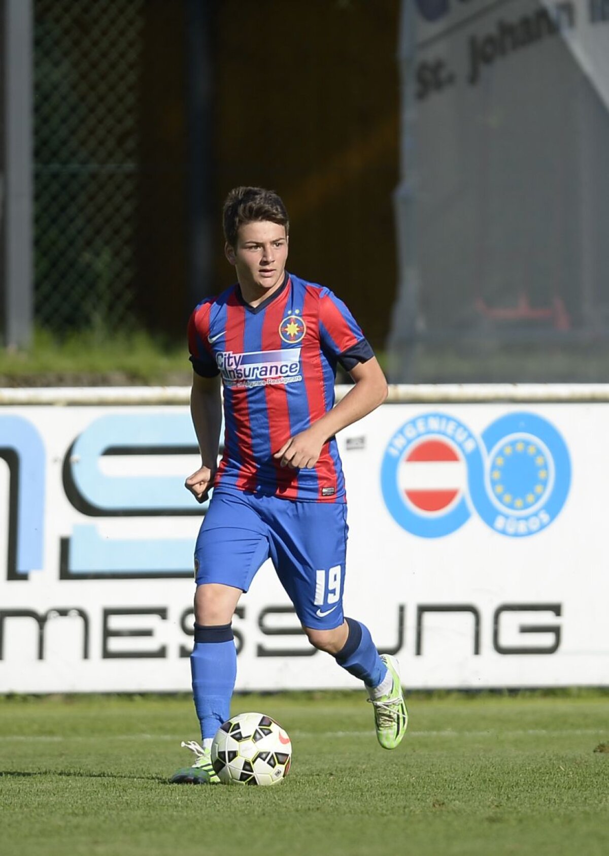 FOTO Noroc cu cel mai mic » Puștiul Mihalcea a strălucit într-un meci în care Steaua s-a chinuit rău cu Rubin Kazan