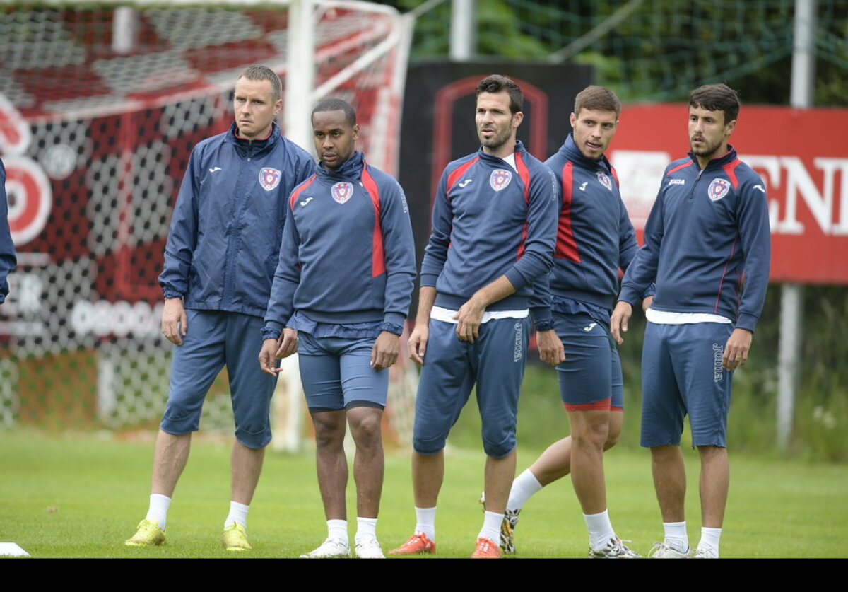 Reportaj din Austria » Fabrica ASA » Dan Petrescu pregătește o nouă "bombă" în Liga 1 și muncește de zor la asamblare