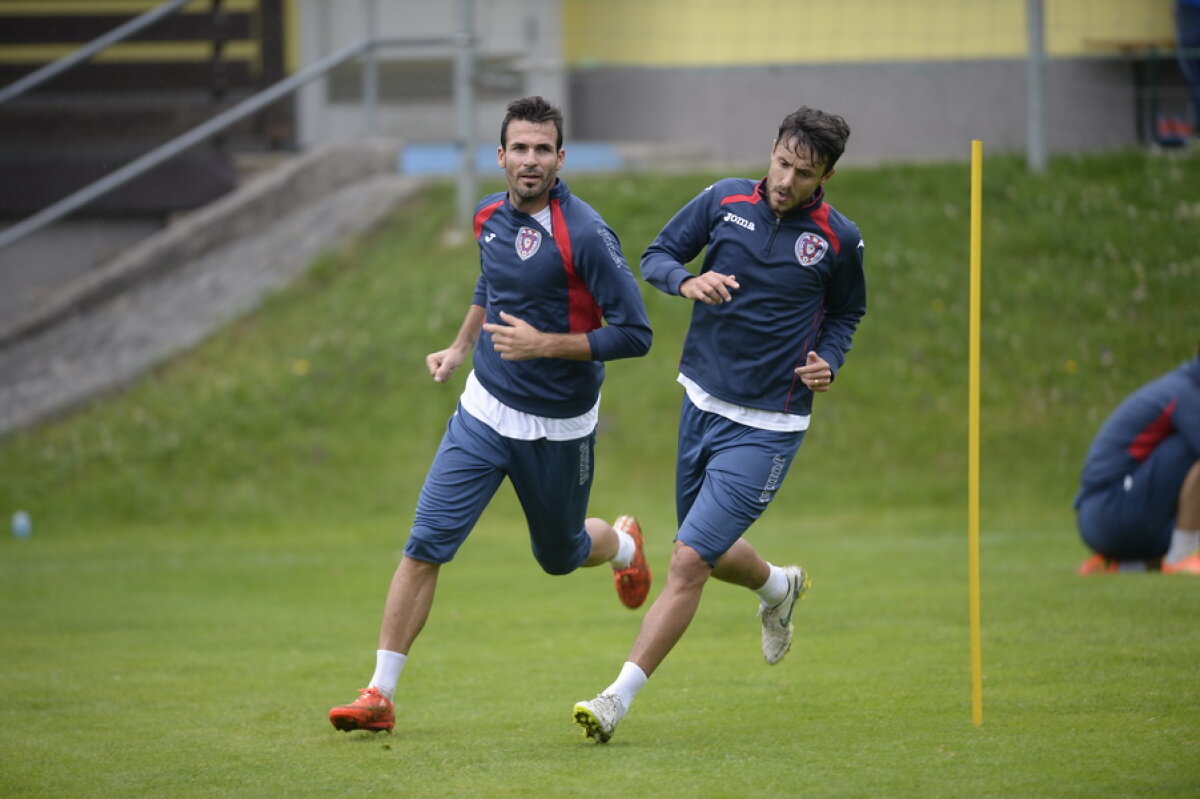 Reportaj din Austria » Fabrica ASA » Dan Petrescu pregătește o nouă "bombă" în Liga 1 și muncește de zor la asamblare