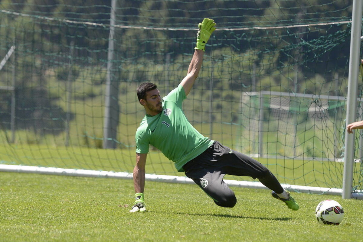 VIDEO Rădoi a intrat la joc la ultimul antrenament » Și-a pus la pămînt un elev: "Trebuia să-ţi dea și ție botezul cineva!"