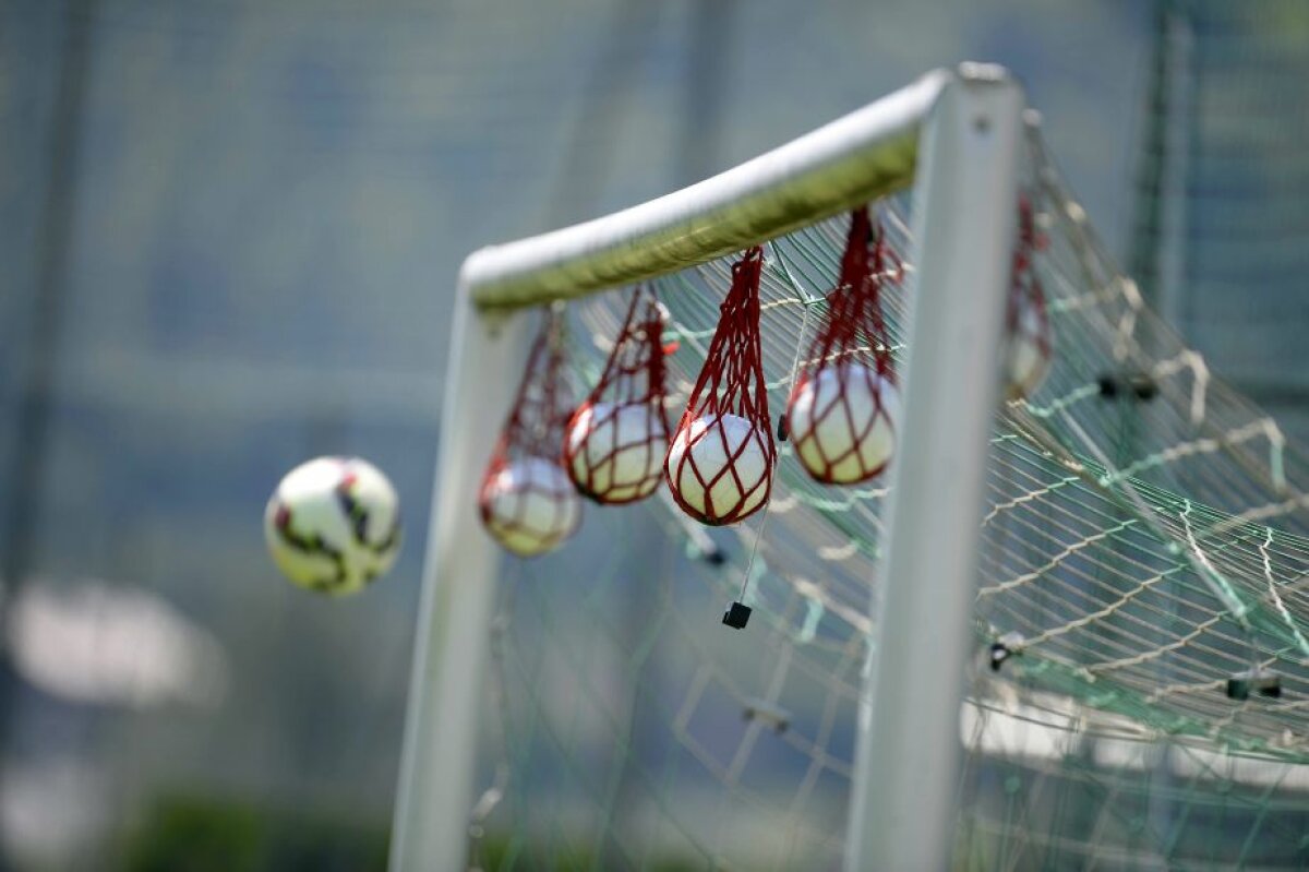 VIDEO Să vedem cine reușește! Mirel Rădoi a adus un exercițiu inedit în cantonamentul Stelei