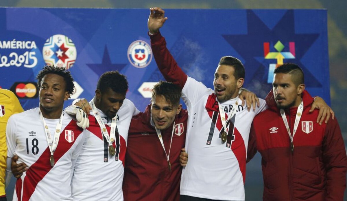 VIDEO și FOTO Peru a cîștigat finala mică de la Copa America » Un fan a intrat pe teren