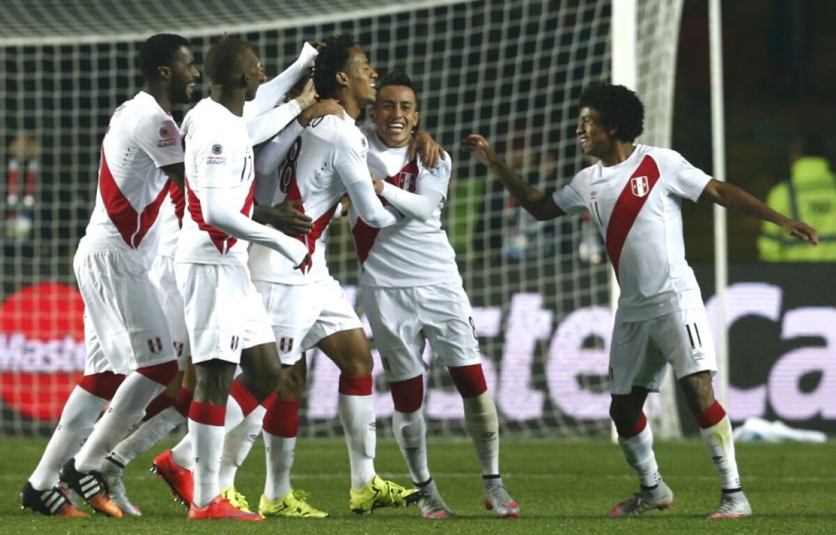 VIDEO și FOTO Peru a cîștigat finala mică de la Copa America » Un fan a intrat pe teren