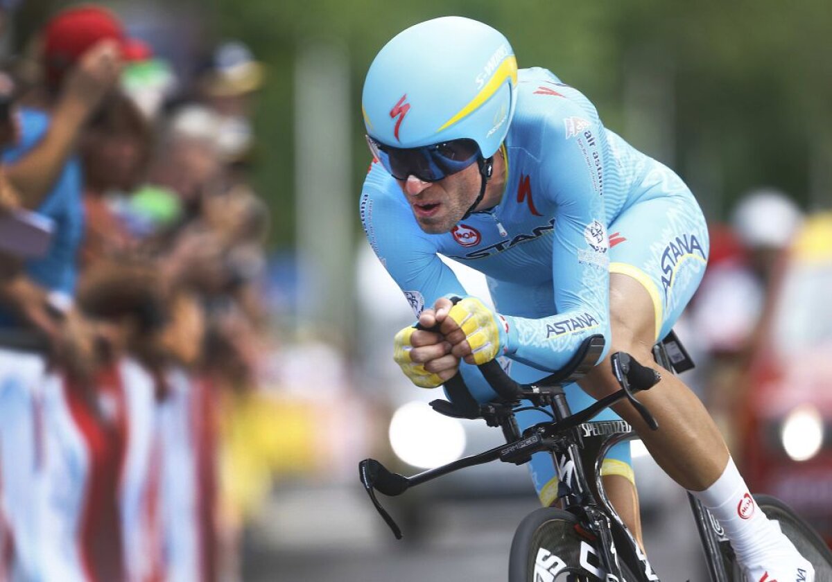 GALERIE FOTO 15 minute pentru faimă » Rohan Dennis a cîștigat prima etapă din Turul Franței. Nibali, timpul de referință între "Cei patru fantastici"