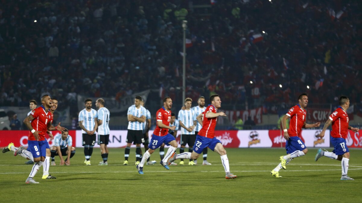 FOTO Chile a cîștigat Copa America în fața Argentinei, scor 4-1 » Higuain și Banega au ratat penalty-urile "pumelor"
