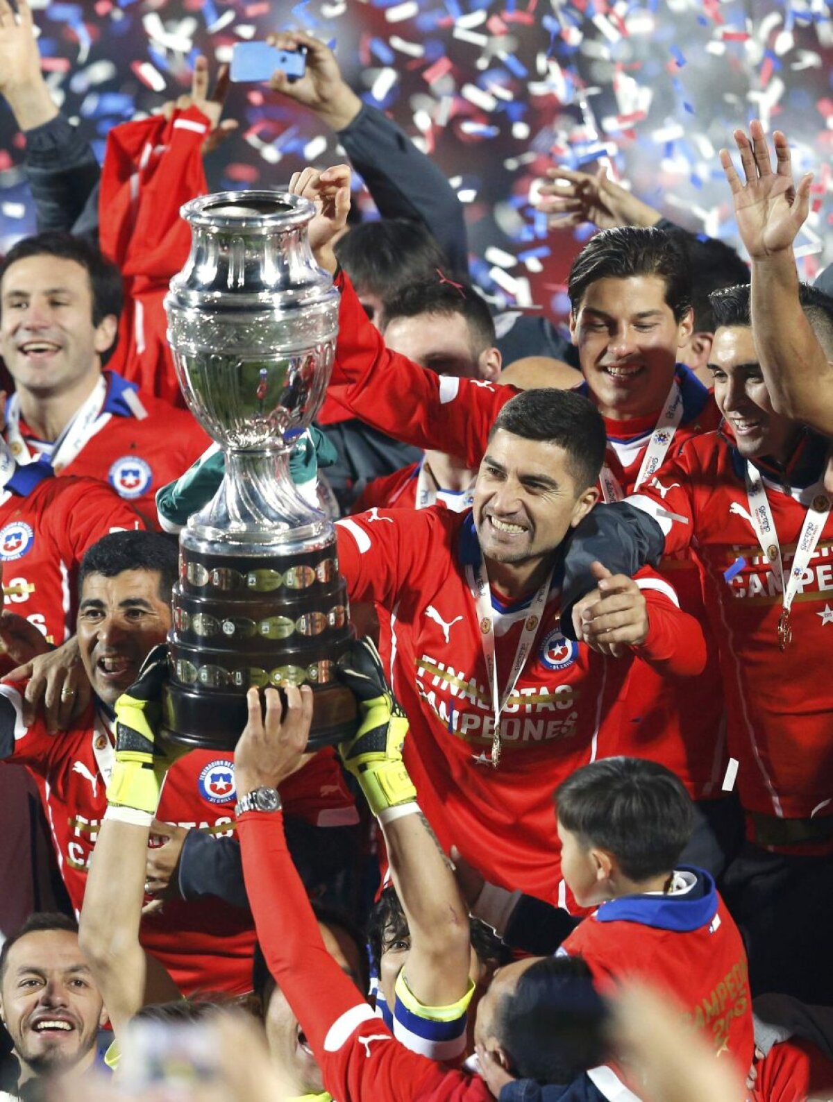 GALERIE FOTO Cum au sărbătorit chilienii cîștigarea în premieră a Copei America