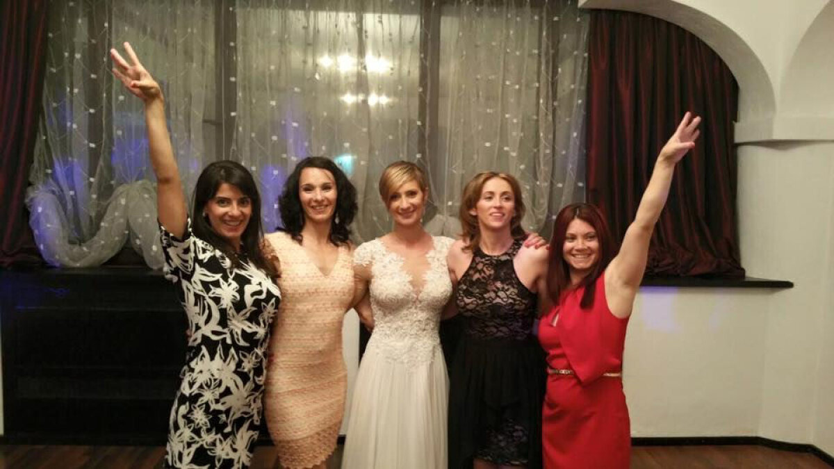FOTO Reuniune fără aparate » Gimnastele de aur ale României s-au reîntîlnit la nunta Mariei Olaru
