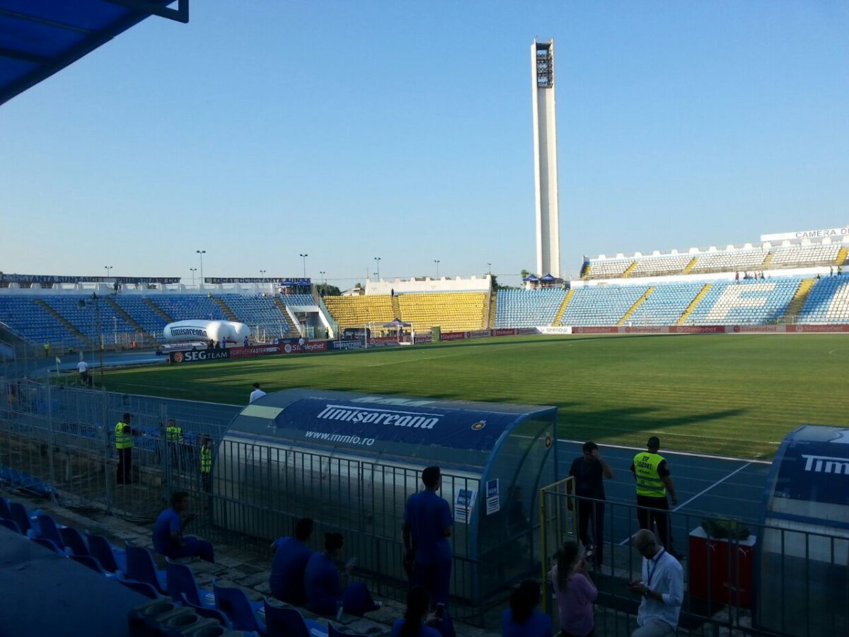 GALERIE FOTO Prima Supercupă pe un stadion comunal » Chiar şi omologată, arena din Constanţa este o RUINĂ!