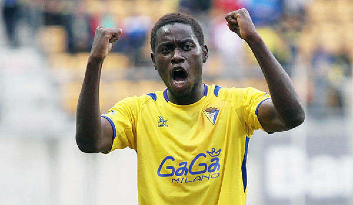 Mai bagă o fisă » Rapid mizează tot pe strategia din iarnă și a adus și acum 5 jucători străini