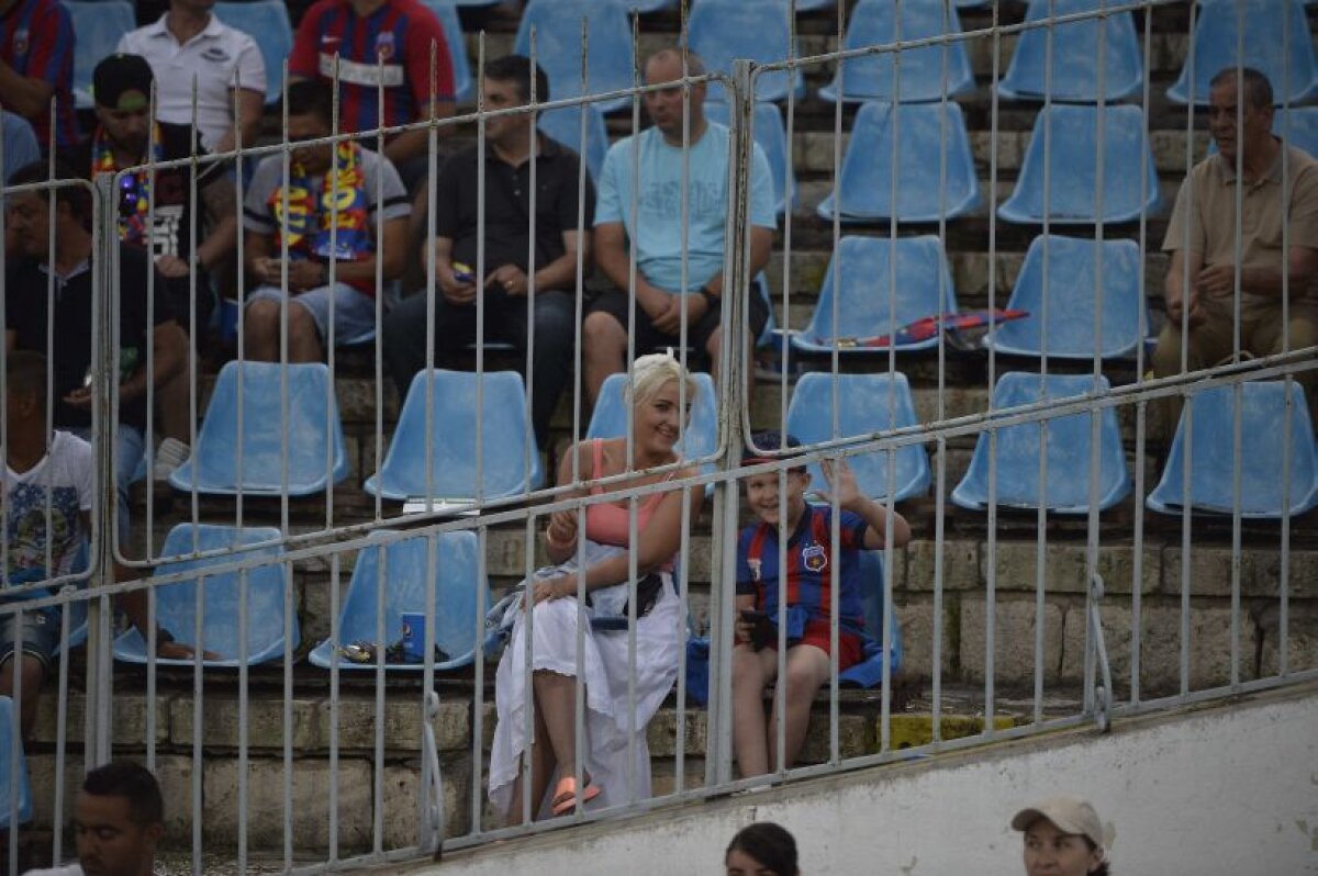 GALERIE FOTO A venit, a cîştigat şi pleacă. Petrescu a cîştigat Supercupa României cu ASA în faţa Stelei, scor 1-0