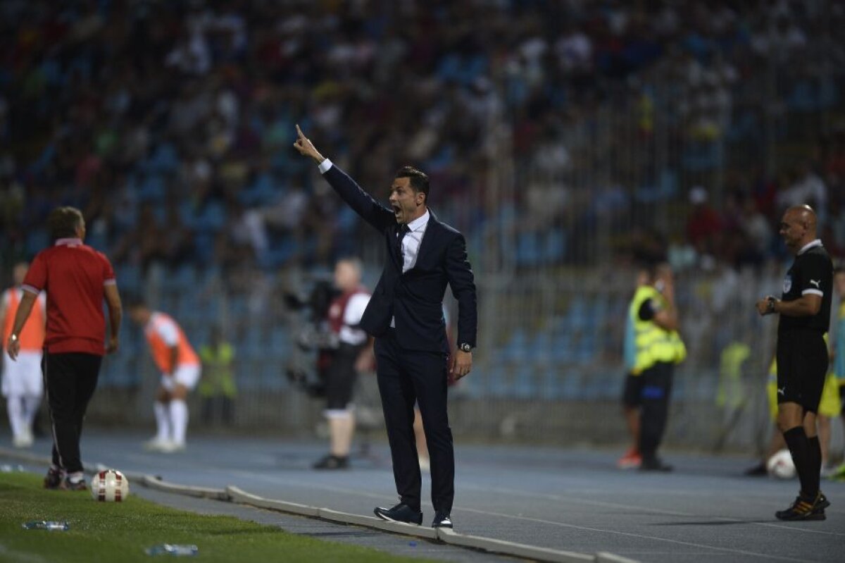 GALERIE FOTO A venit, a cîştigat şi pleacă. Petrescu a cîştigat Supercupa României cu ASA în faţa Stelei, scor 1-0