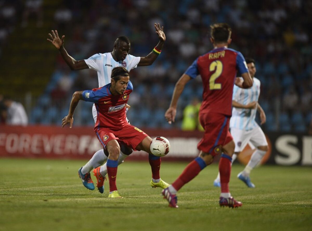 GALERIE FOTO A venit, a cîştigat şi pleacă. Petrescu a cîştigat Supercupa României cu ASA în faţa Stelei, scor 1-0