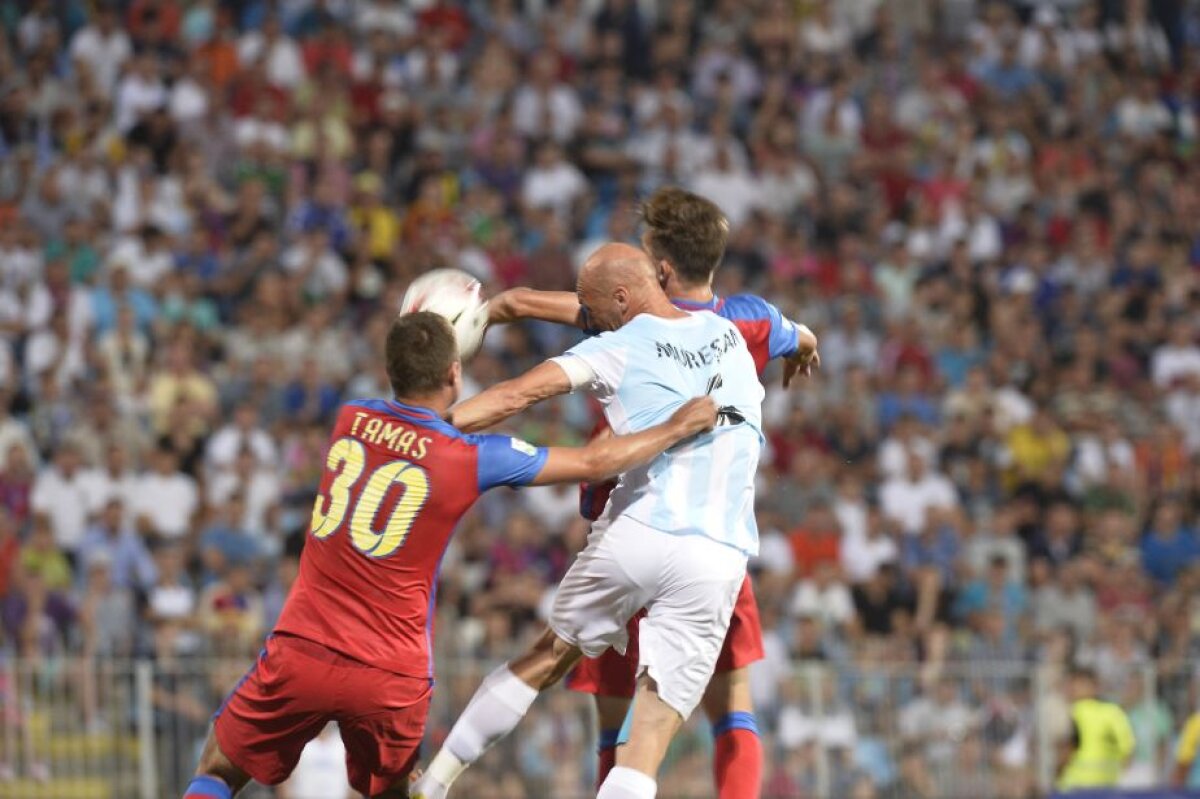 GALERIE FOTO A venit, a cîştigat şi pleacă. Petrescu a cîştigat Supercupa României cu ASA în faţa Stelei, scor 1-0