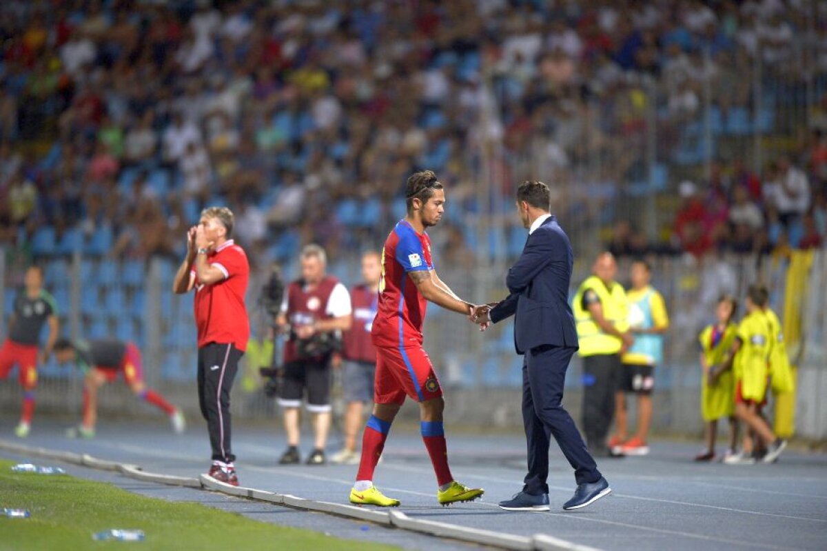 GALERIE FOTO A venit, a cîştigat şi pleacă. Petrescu a cîştigat Supercupa României cu ASA în faţa Stelei, scor 1-0