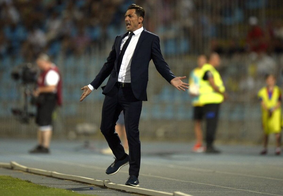 GALERIE FOTO A venit, a cîştigat şi pleacă. Petrescu a cîştigat Supercupa României cu ASA în faţa Stelei, scor 1-0