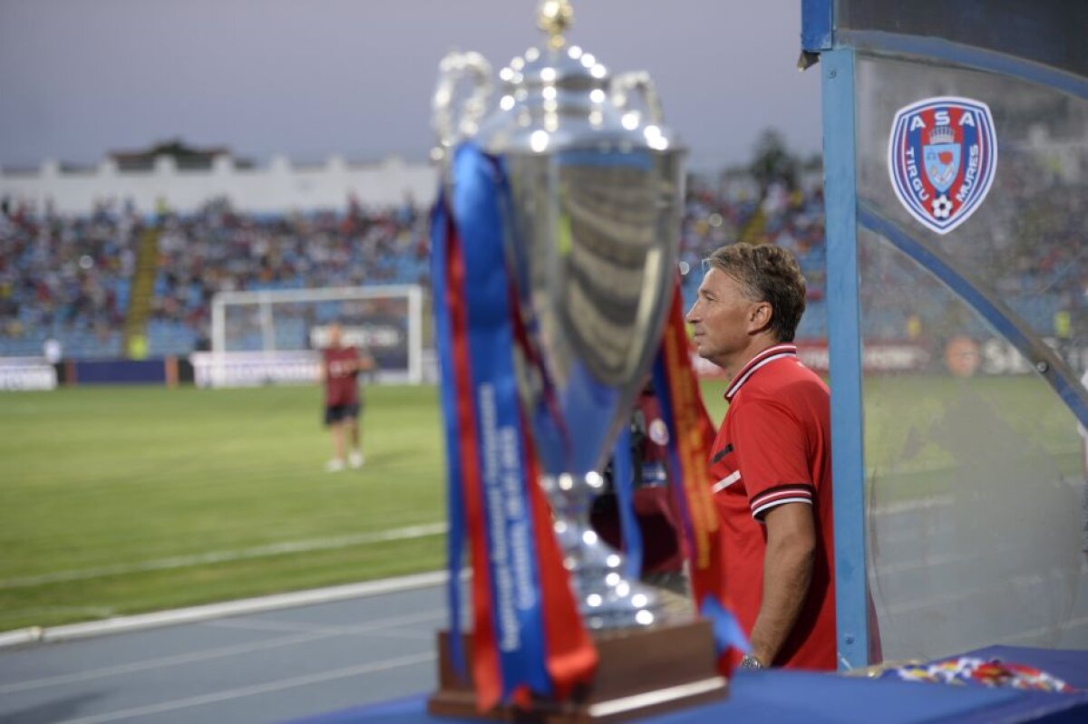 GALERIE FOTO A venit, a cîştigat şi pleacă. Petrescu a cîştigat Supercupa României cu ASA în faţa Stelei, scor 1-0