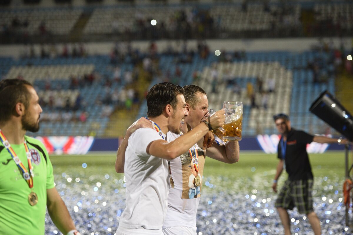 GALERIE FOTO Jucătorii lui ASA au sărbătorit Supercupa cîştigată cu pizza