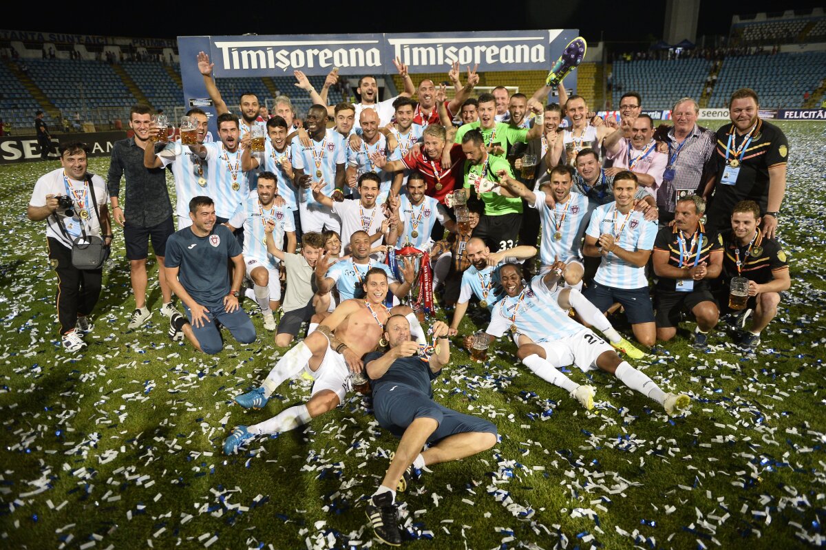 GALERIE FOTO Jucătorii lui ASA au sărbătorit Supercupa cîştigată cu pizza