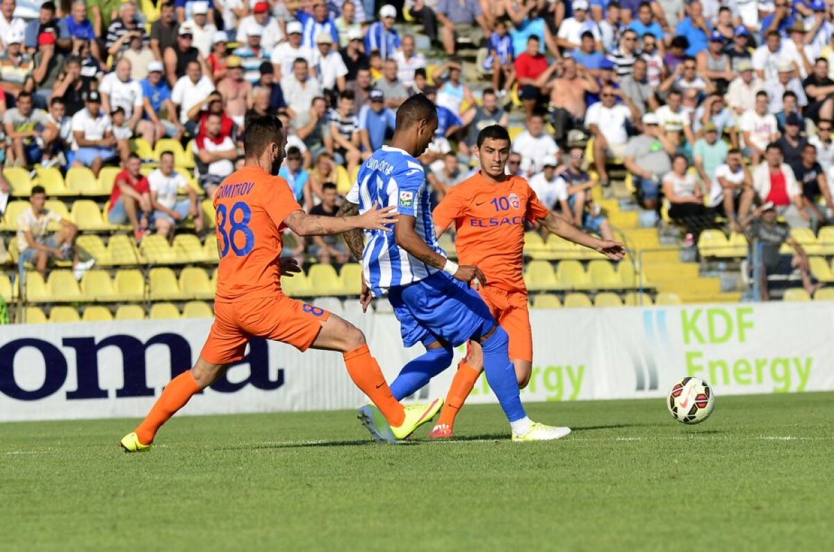 VIDEO + FOTO În zodia lui "X" » CS U Craiova şi FC Botoşani au remizat, 0-0! Este al 5-lea egal din tot atîtea meciuri sezonul acesta