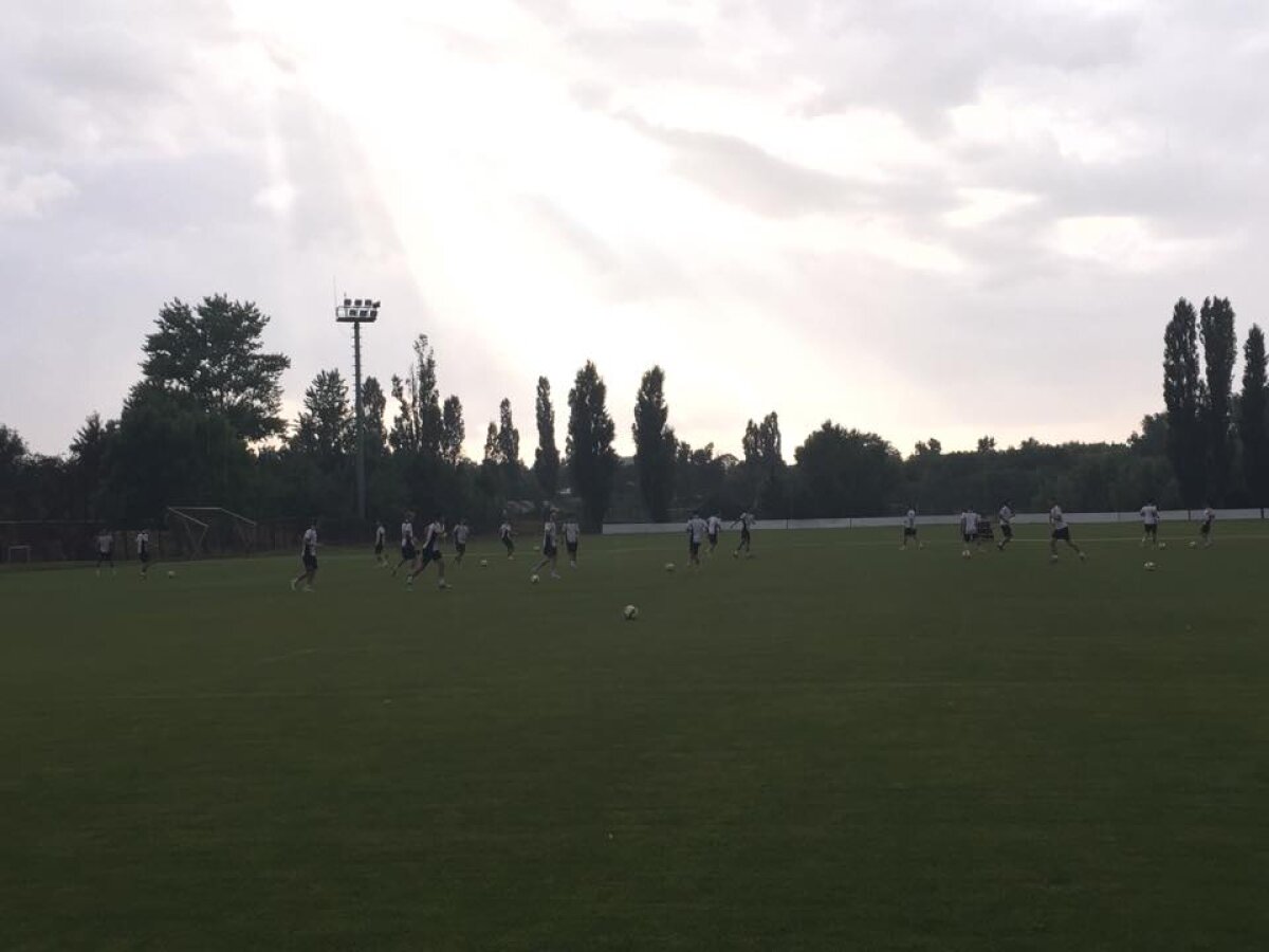 FOTO S-a reunit Rapidul » Cîți jucători s-au prezentat azi și sub comanda cărui antrenor s-au pregătit