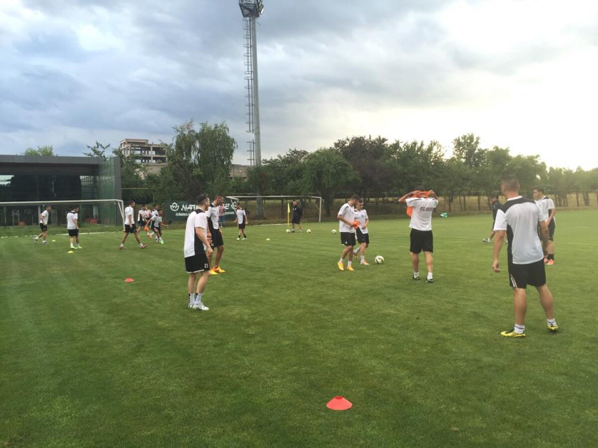 FOTO S-a reunit Rapidul » Cîți jucători s-au prezentat azi și sub comanda cărui antrenor s-au pregătit