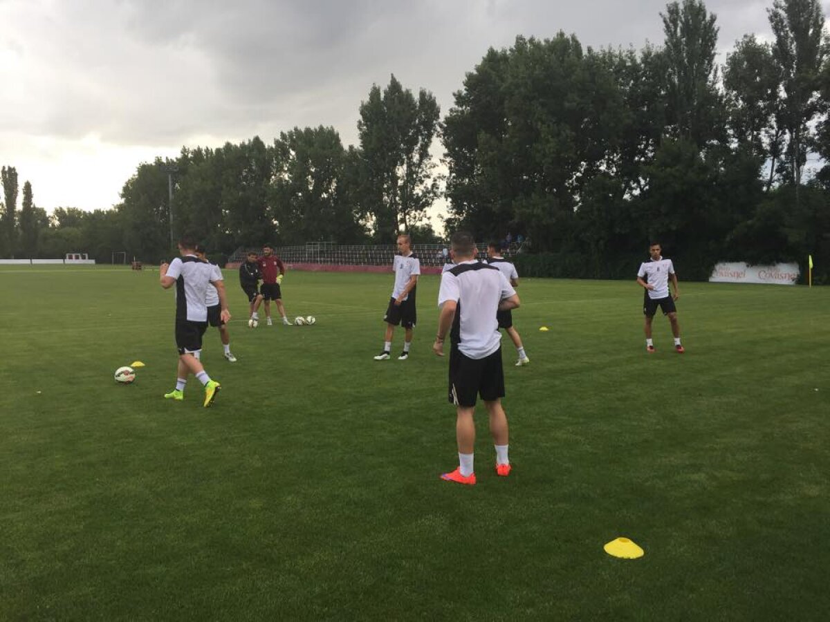 FOTO S-a reunit Rapidul » Cîți jucători s-au prezentat azi și sub comanda cărui antrenor s-au pregătit