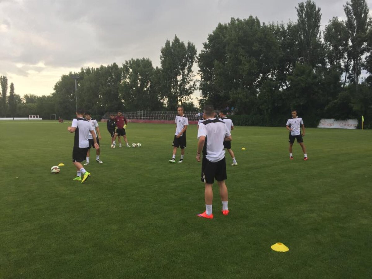 FOTO S-a reunit Rapidul » Cîți jucători s-au prezentat azi și sub comanda cărui antrenor s-au pregătit