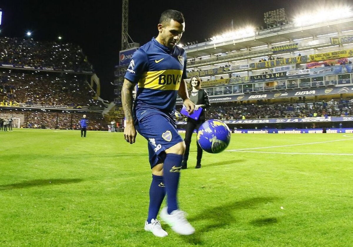 FOTO "Apașul" e acasă. Boca îl adoră! 70.000 de fani la revenirea lui Tevez în Argentina. Maradona n-a lipsit: "Gracias, Carlitos"