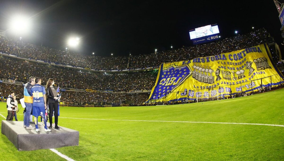 FOTO "Apașul" e acasă. Boca îl adoră! 70.000 de fani la revenirea lui Tevez în Argentina. Maradona n-a lipsit: "Gracias, Carlitos"
