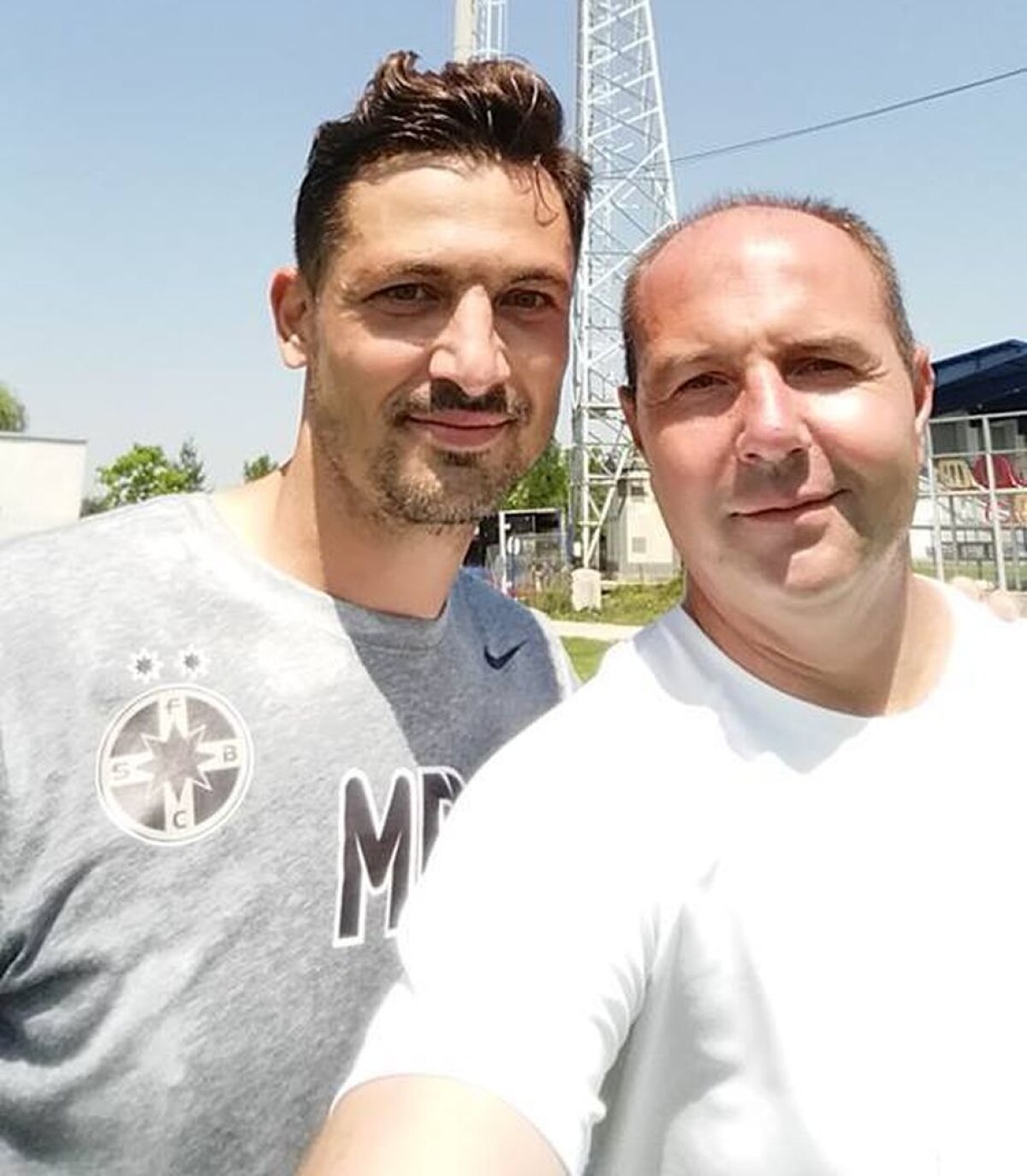 GALERIE FOTO Gest superb al Stelei! Cadou special pentru portarul fără o mînă!