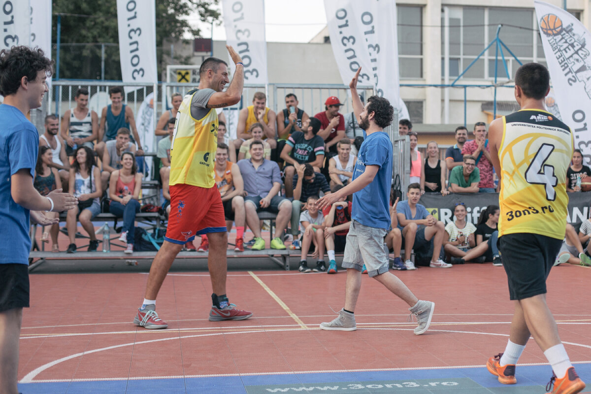 GALERIE FOTO Slam-dunk pentru copii » Moga și Stănescu s-au duelat sub panou la Sport Arena Streetball
