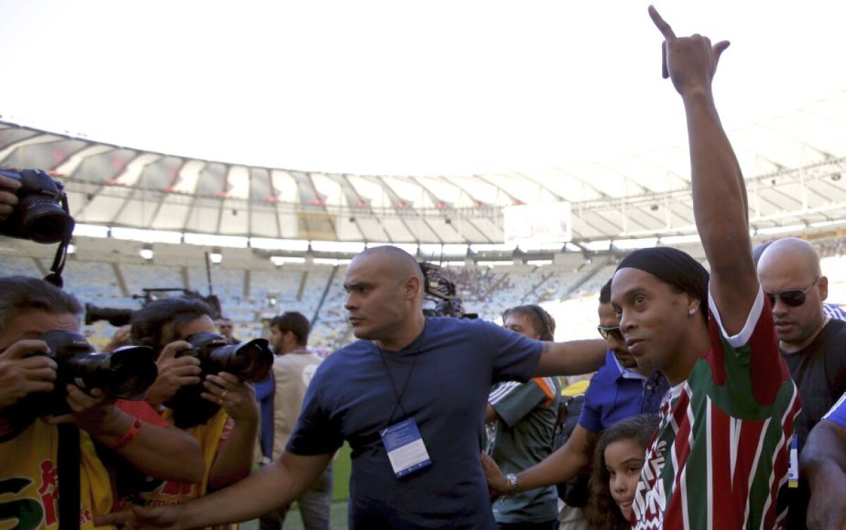 VIDEO și FOTO Nebunie la prezentarea lui Ronaldinho la Fluminense » "Vreau să fac istorie"