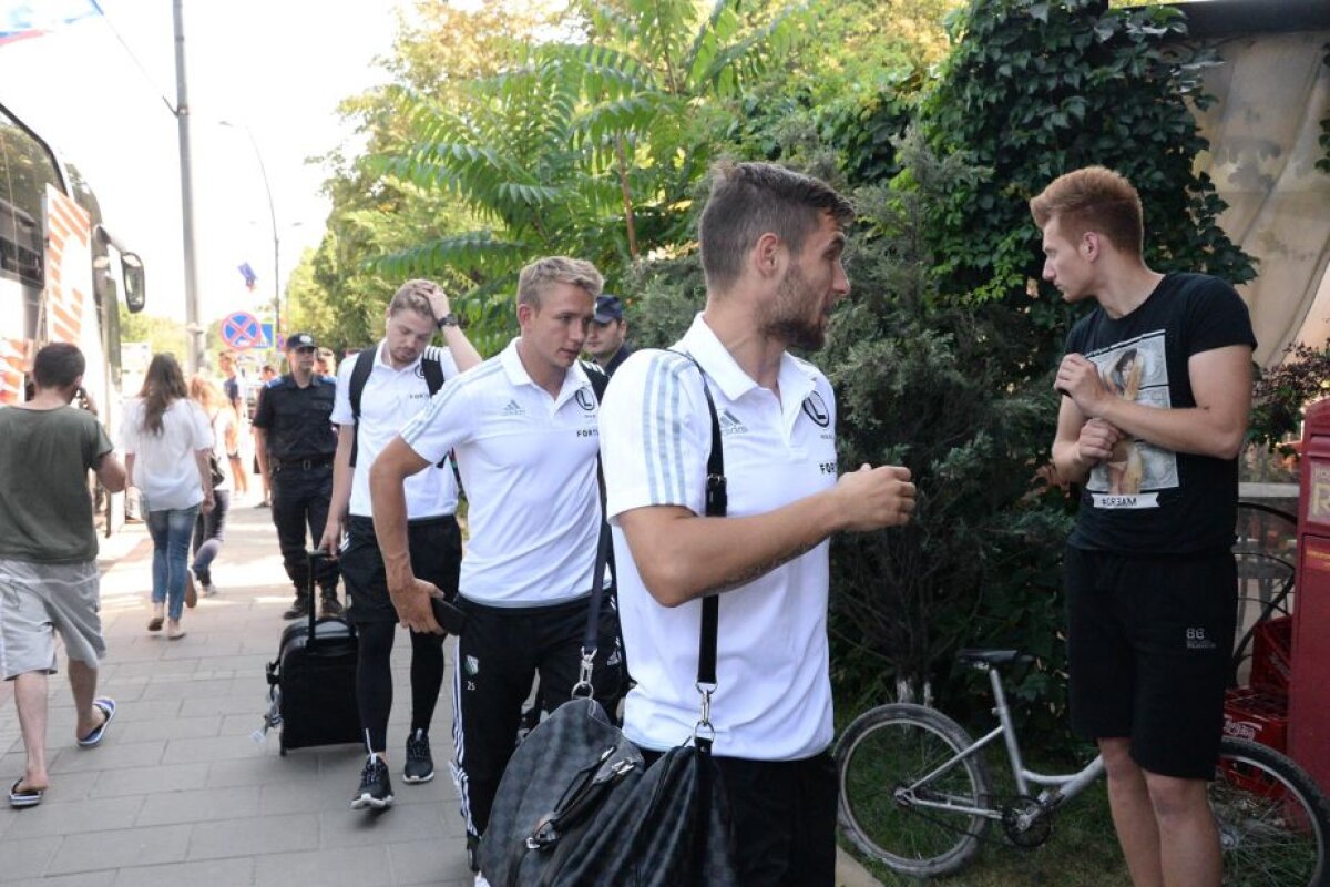 FOTO Jucătorii de la Legia au ajuns la Botoşani » Detalii despre programul polonezilor