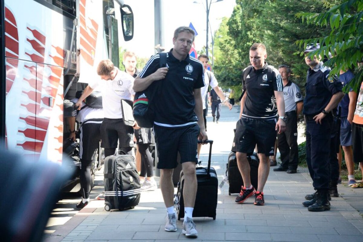 FOTO Jucătorii de la Legia au ajuns la Botoşani » Detalii despre programul polonezilor