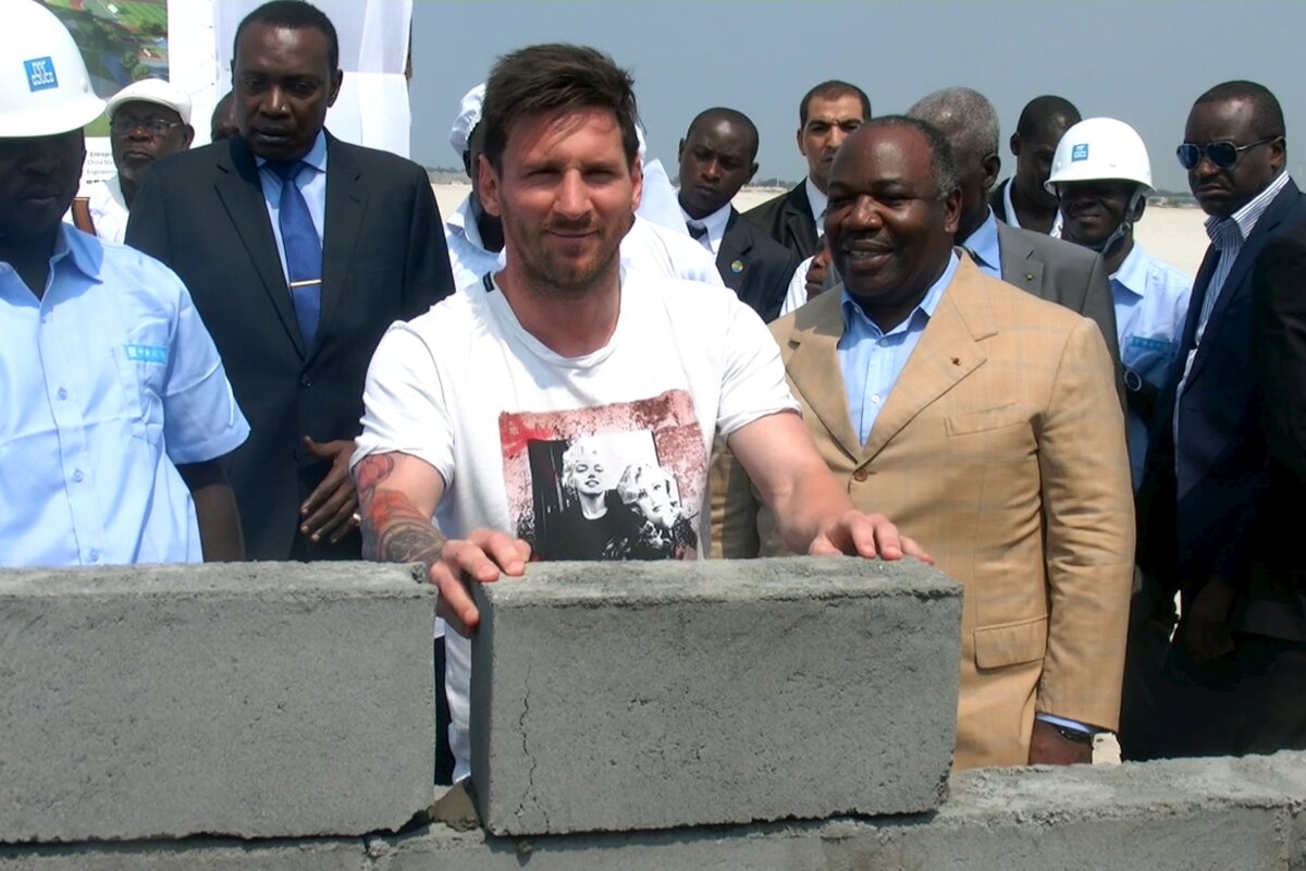Messi, criticat dur pentru cum a apărut la vizita în Gabon: "A venit murdar și nebărbierit! Aici nu e Zoo"