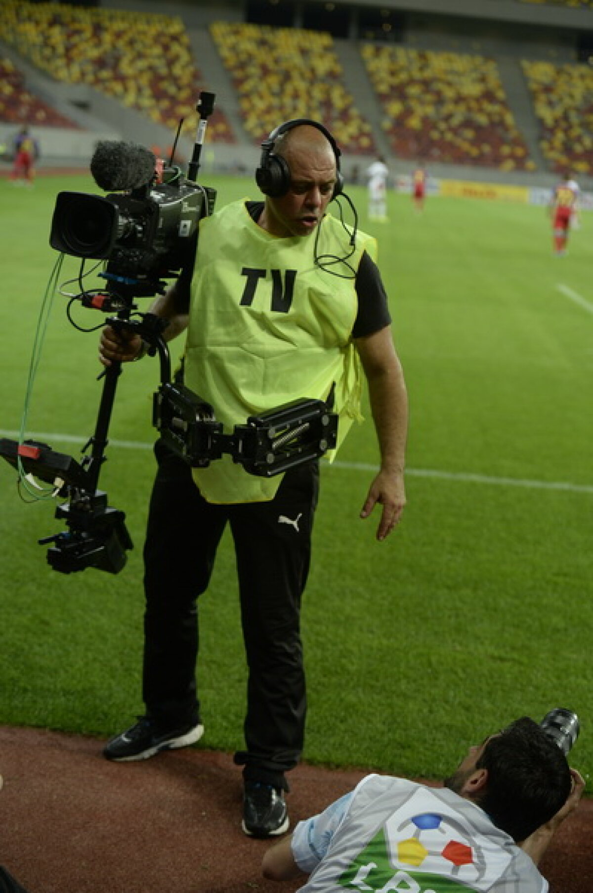 GALERIE FOTO Momente şocante în timpul meciului Steaua - Trencin: "Îţi dau un şut în gură de nu te mai ridici d-aici!"