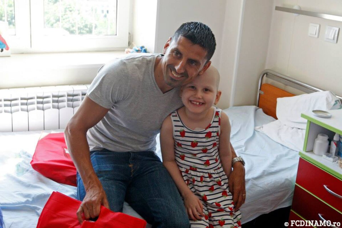 FOTO Dănciulescu a împărţit cadouri copiilor bolnavi de la Institutul Clinic Fundeni