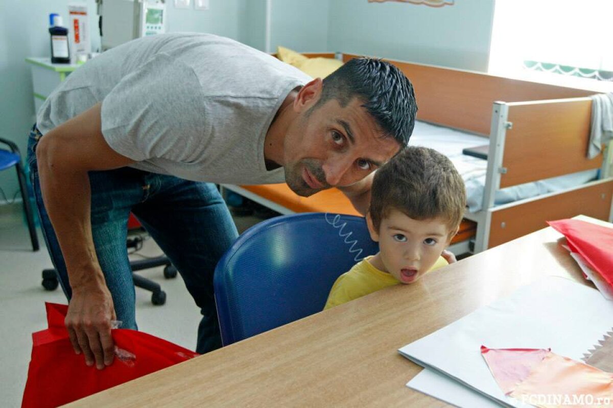 FOTO Dănciulescu a împărţit cadouri copiilor bolnavi de la Institutul Clinic Fundeni