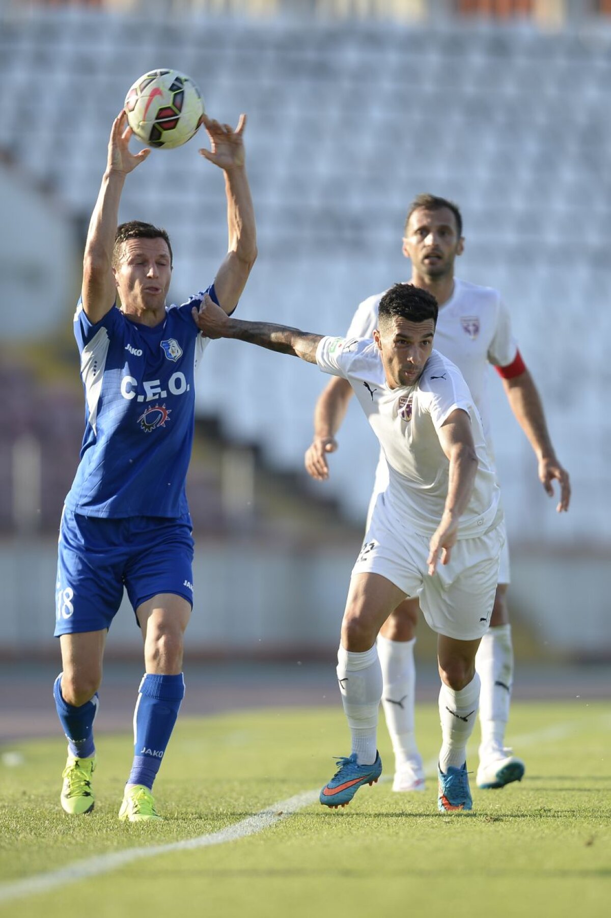 FOTO Căldura a secat pofta de gol a jucătorilor » FC Voluntari a remizat cu Pandurii, scor 0-0