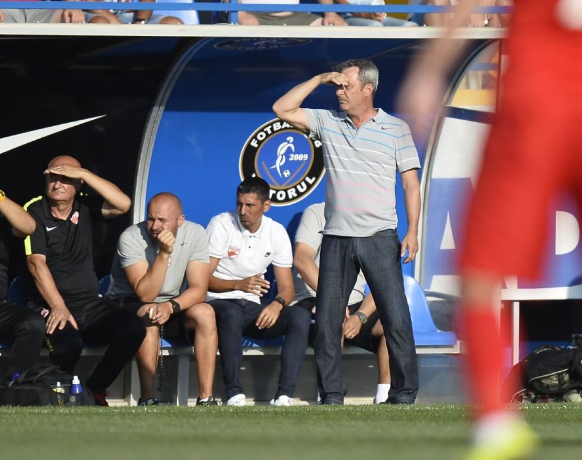 VIDEO+FOTO Ale tinereţii valuri » Viitorul lui Hagi devine expert în egaluri, Patrick o salvează pe Dinamo