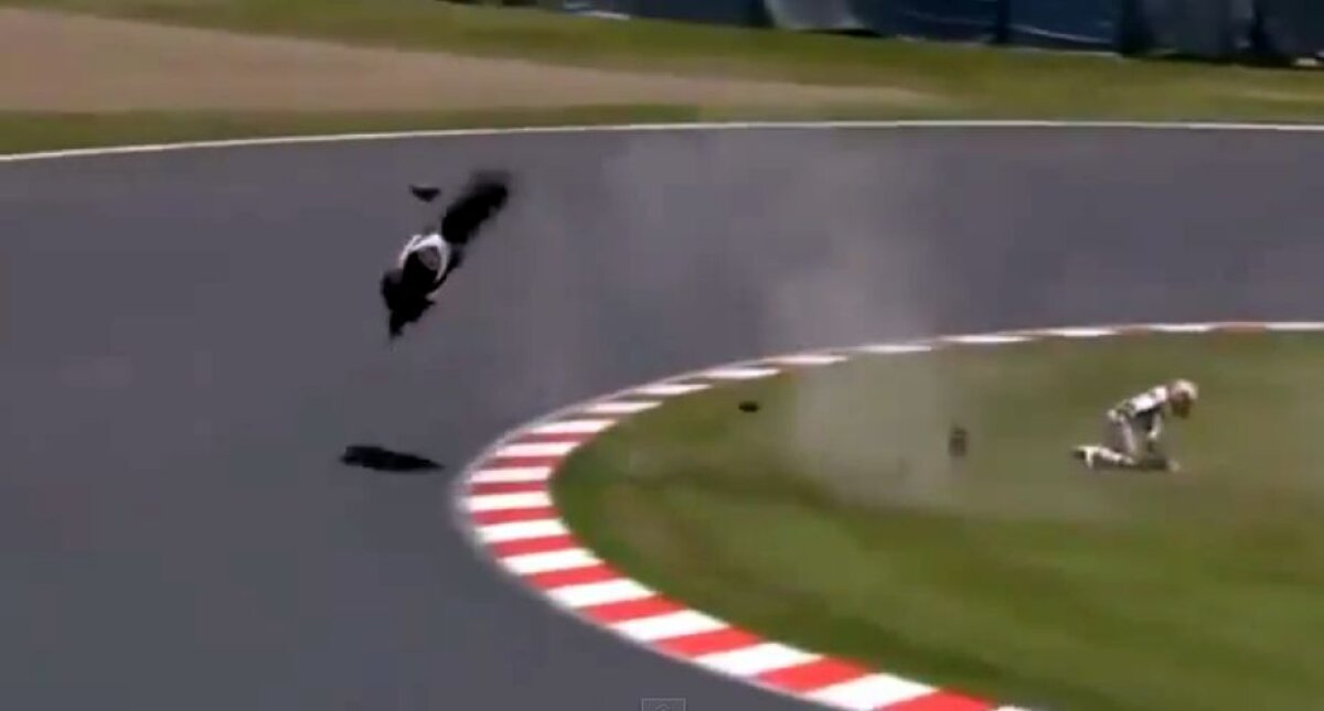 VIDEO Accident terifiant al lui Casey Stoner pe circuitul de la Suzuka » S-a ales cu fractură de tibie și omoplatul rupt!