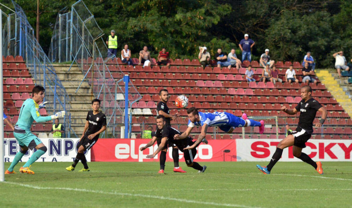 VIDEO+FOTO Lucky Șumi » Cu ratările ei uriașe, CS U Craiova o ajută pe Astra, 1-2, să obțină prima victorie în campionat