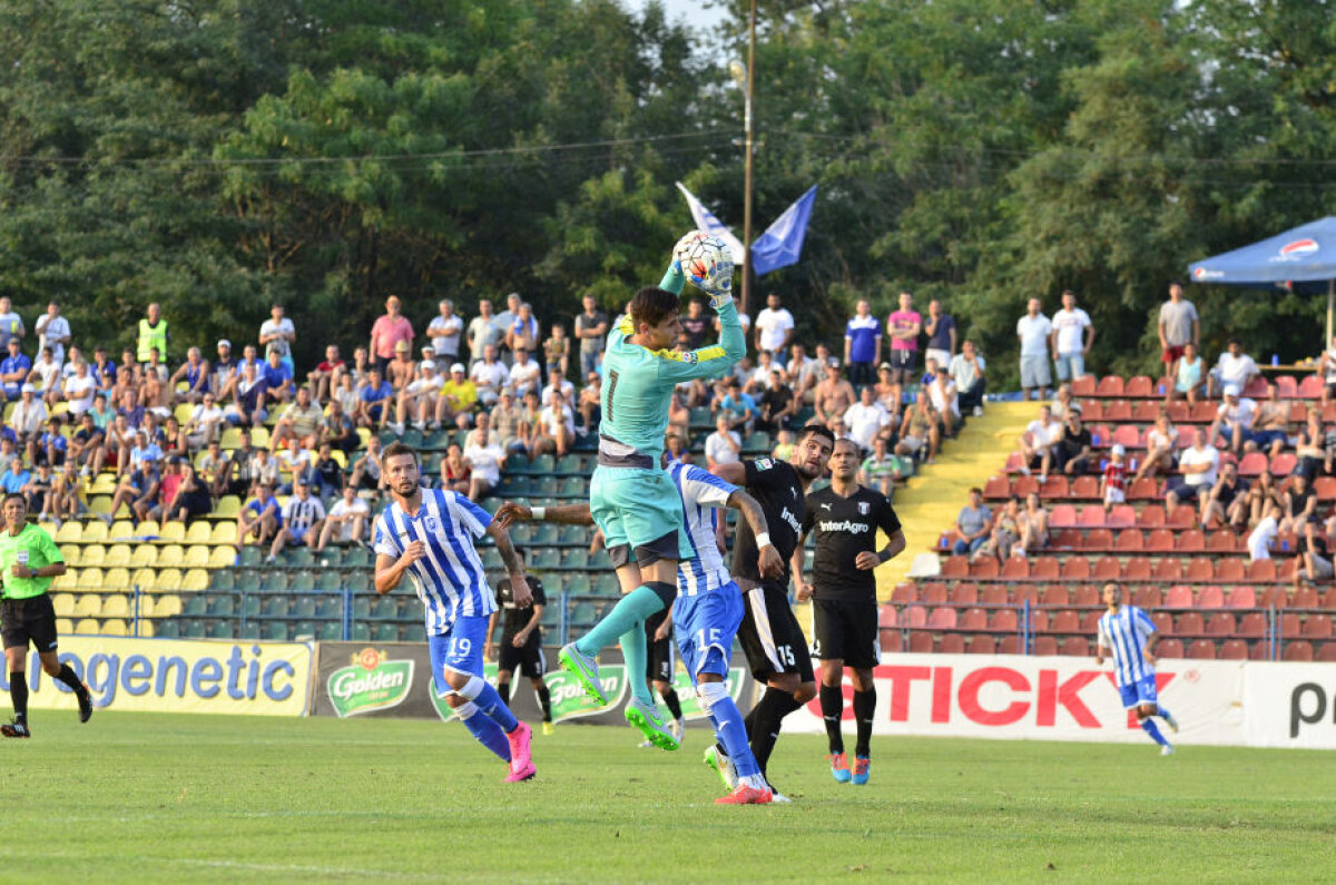 VIDEO+FOTO Lucky Șumi » Cu ratările ei uriașe, CS U Craiova o ajută pe Astra, 1-2, să obțină prima victorie în campionat