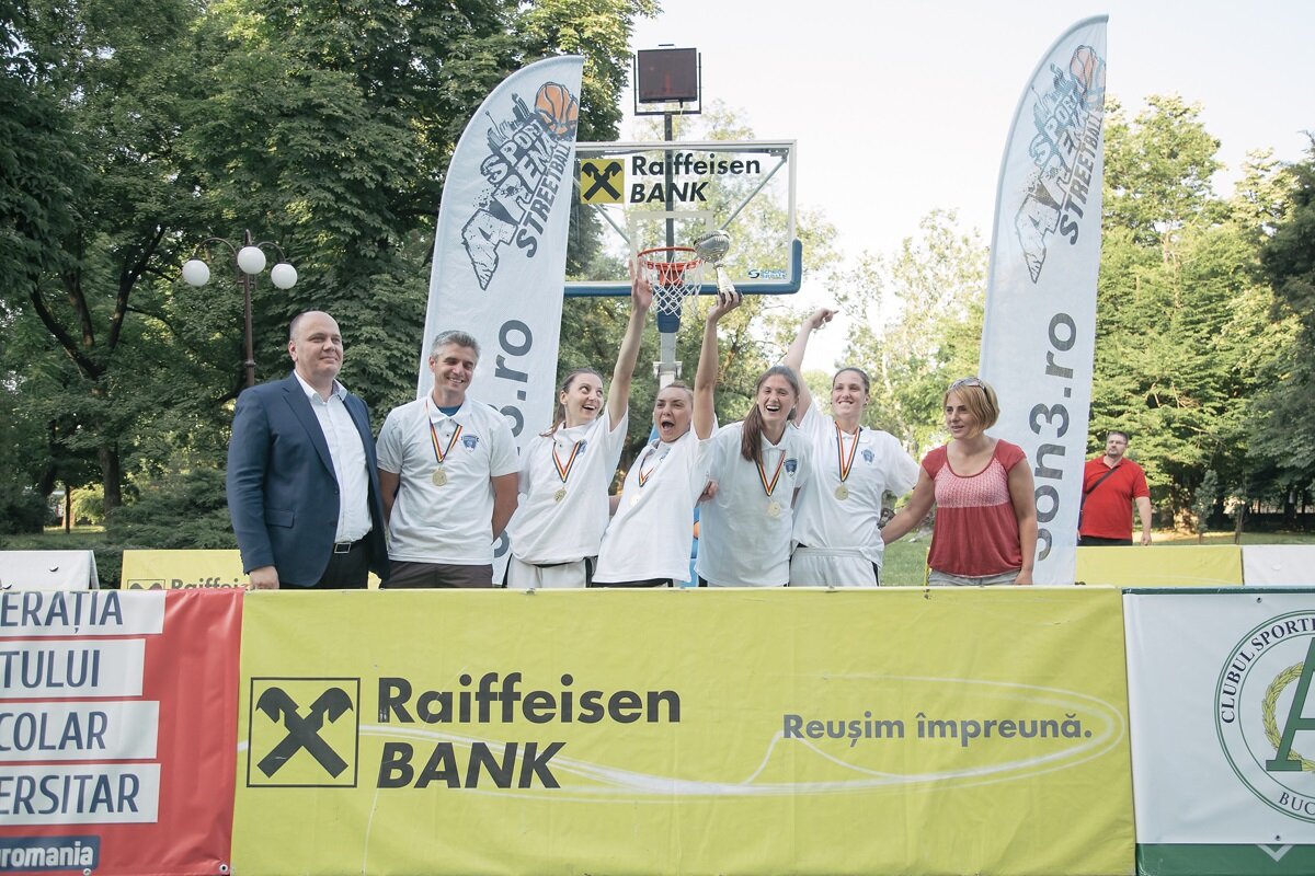 GALERIE FOTO România a devenit vicecampioană europeană universitară la baschet 3x3