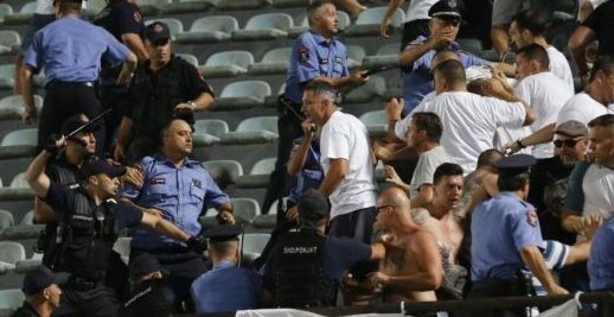 VIDEO și FOTO Incidente sîngeroase în Albania! Meciul Kukesi - Legia a fost abandonat, un jucător lovit cu o piatră în cap, haos în tribune