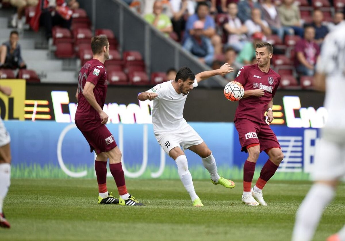 FOTO CFR Cluj le-a administrat prima înfrîngere celor de la Voluntari, 2-0