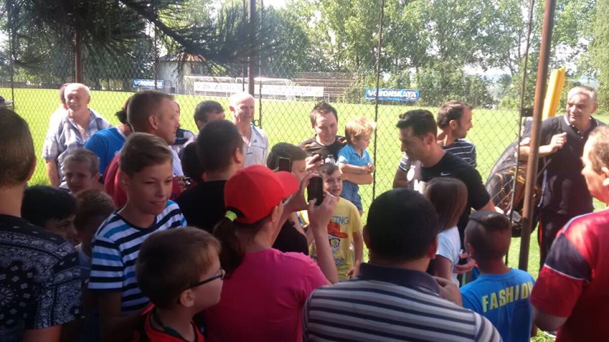 Steaua, mai iubită în deplasare decît în București » Fanii i-au luat cu asalt pe jucătorii campioanei