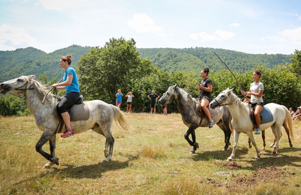 FOTO Călare spre Ligă! CSM București pregătește la Rîmnicu Vîlcea startul de campionat