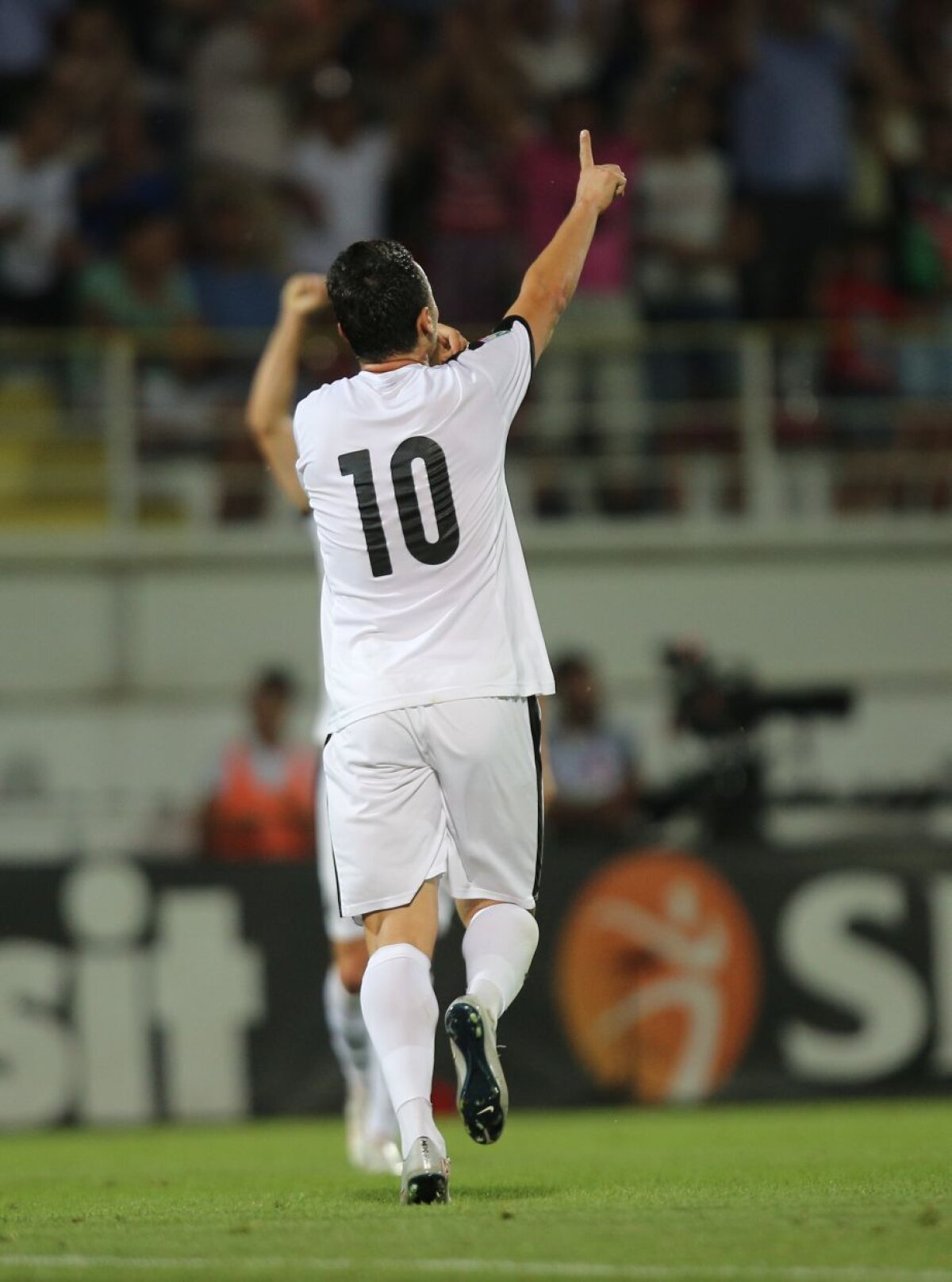 FOTO + VIDEO » Astra - West Ham 2-1 » Genialul Budescu îi aduce Astrei o calificare uriașă